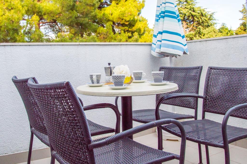 Apartments Punta By Sea Умаг Экстерьер фото